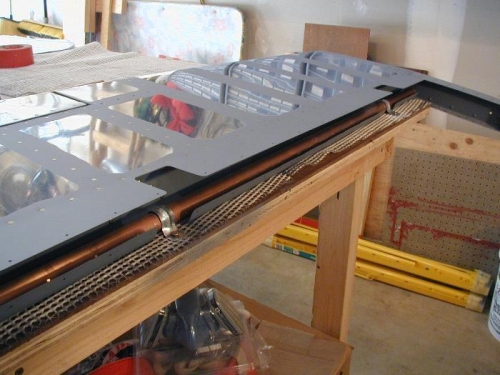 Bending rod attached to bench top