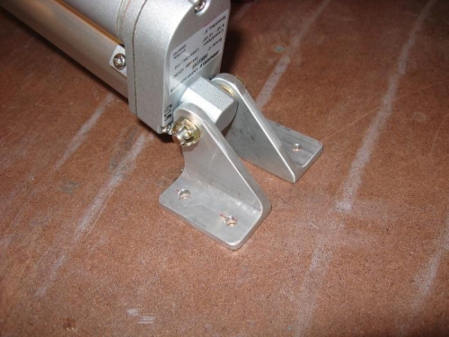 The pivot point is 1.5 inches from the mount base