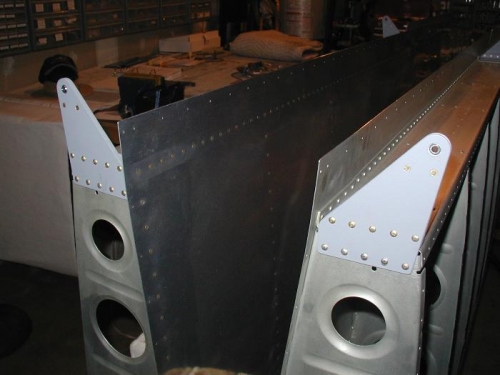 Outboard Mounts on the Right and Left Wing respectively