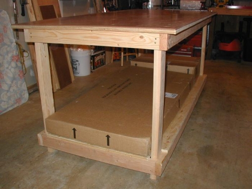 Assembly bench