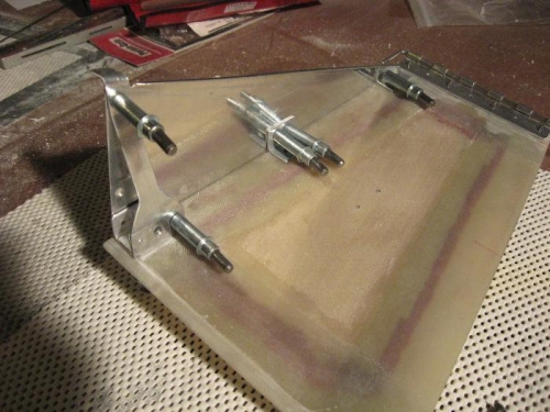 Right side cowl flap with the inside sidewall fabricated