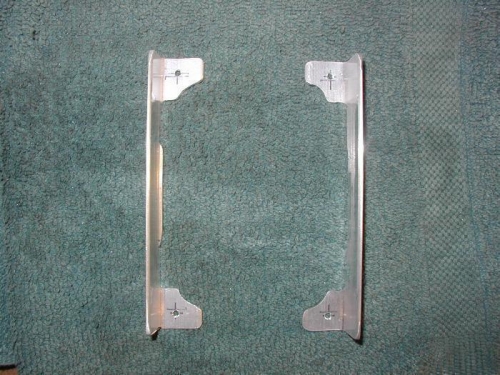 Vertical mounts for AirGizmo handheld GPS tray