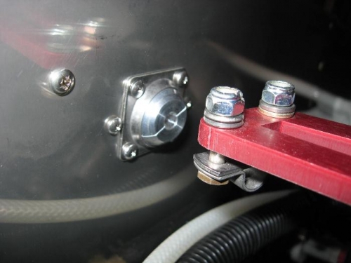 Eyeball swivel for throttle cable