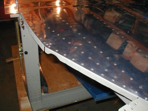 F-623 R riveted to bottom skin