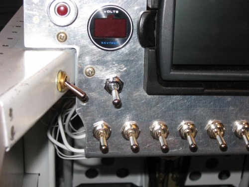 Alternate Static switch on the left - in the Off position