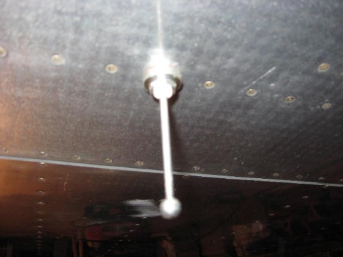 Stubby transponder antenna located just inside the right main