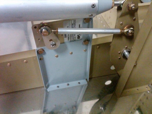 Pitch trim servo initial fit