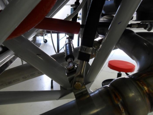 Right side exhaust hangar