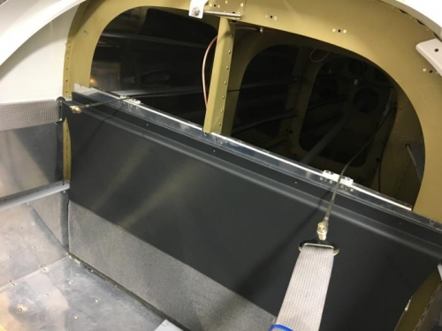 Lower baggage bulkhead cover