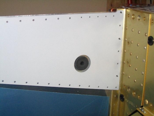 F-7101 with fuel line entry point