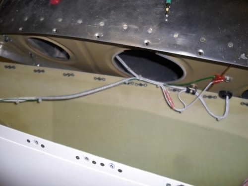 Left wingtip wiring detail