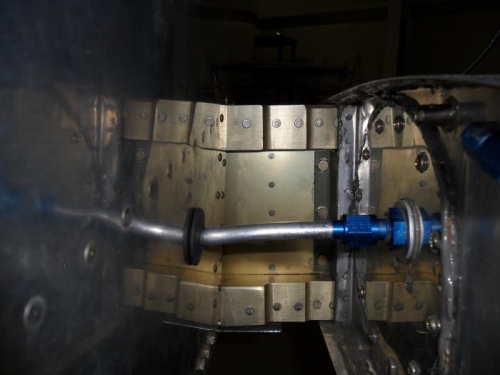 Left tank connection