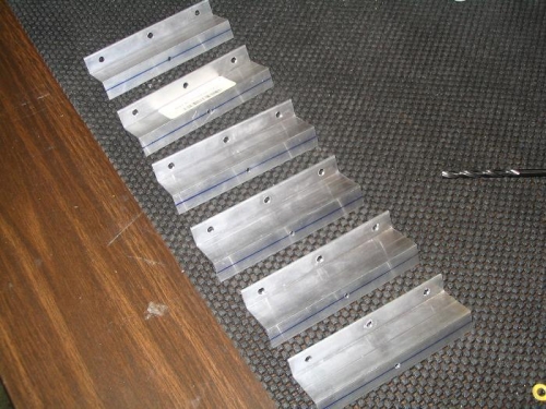 L/H fuel tank Z-brackets