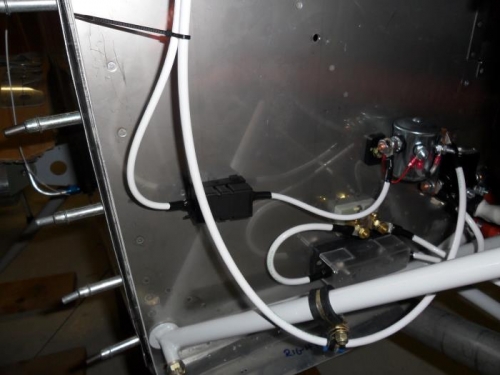 Wiring from hot battery through the fuse block