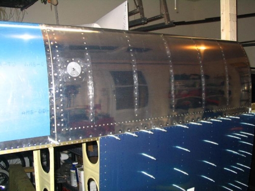 Tank mounted on spar