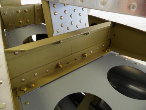 Horizontal stab bolts torqued