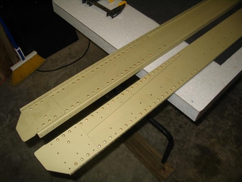 Inboard ends of aft spars