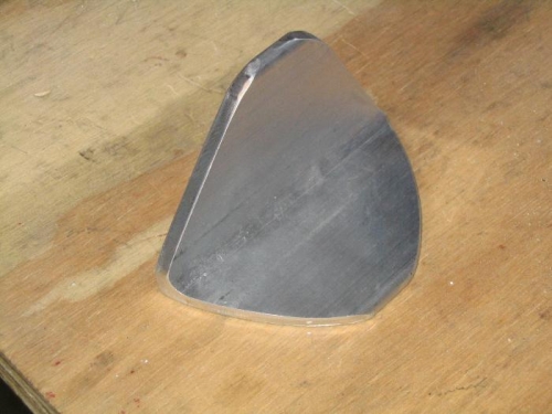 Forward tank attach bracket