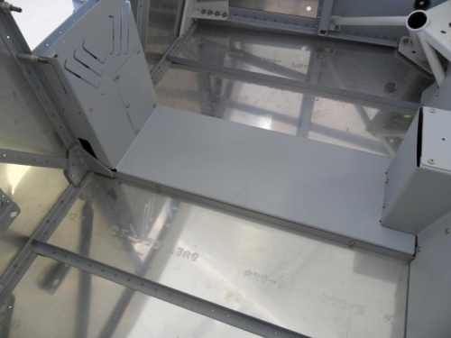 Center cabin cover installed