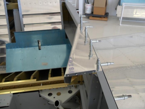 Side rail and forward canopy deck