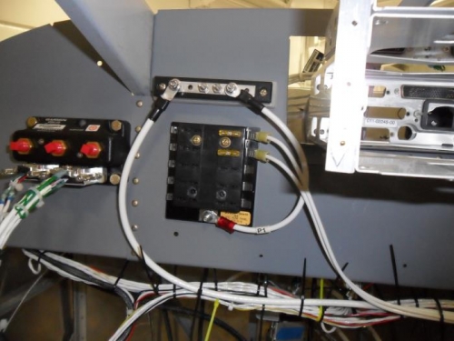 Main power bus and distribution bus