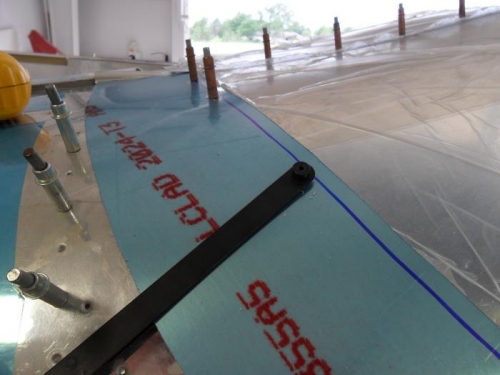 Using the hole finder to drill right side