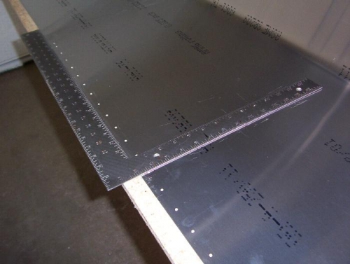 Marking rivet line on inside