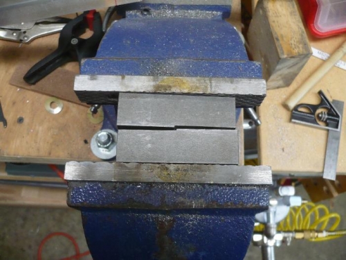 Joggle press