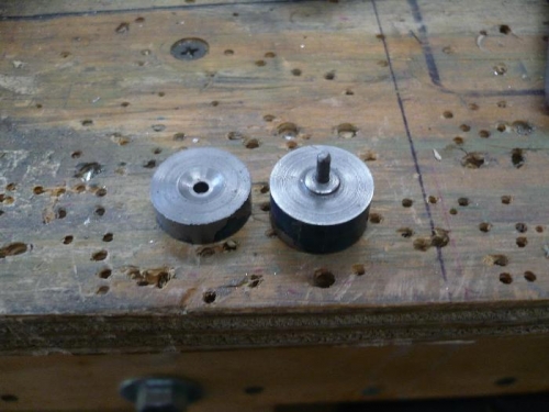 Tool to press in recess