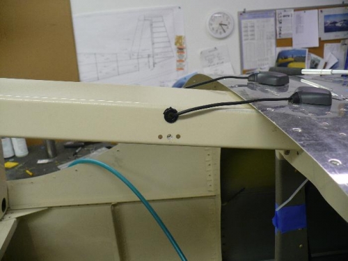 Platenut for EFIS GPS antennas