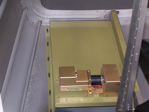 Removable elevator servo tray