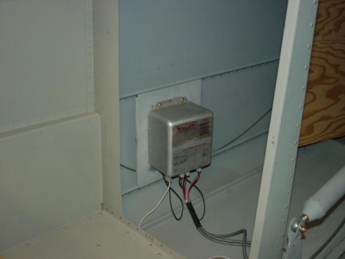 Mounted the strobe unit to the bracket.