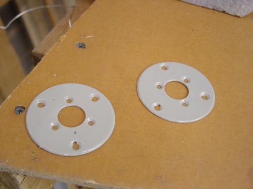 The painted maplight brackets.