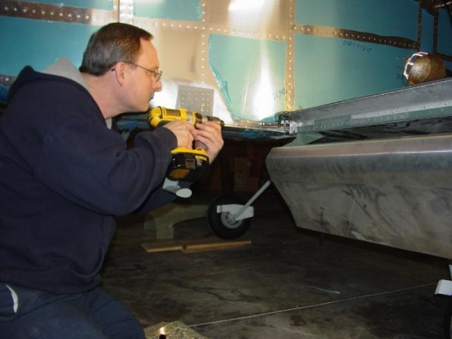 here i am drilling the 5/16 hole in the rear spar.