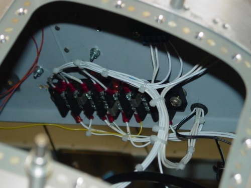 This shows the wiring through the acess panel.