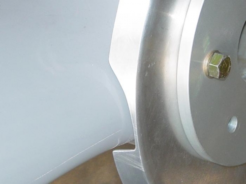 Here is haw I had to cut the outer plate to fit the prop.