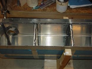 Showes pro seal on the ribs and the skin of the tank.