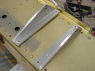 Here I locatedthe brackets to the center section.