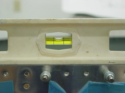 Here you can see the longeron on the side of the fuselage at the center secrtion is leval