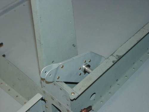 Here I temp mounted the elevator control.