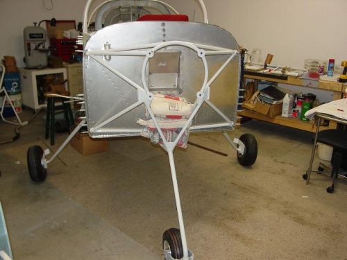 Here is a frontal view of the landing geasr mounted to the fuselage.