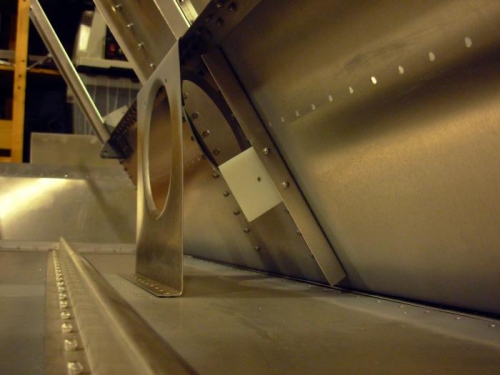 This guides the aileron balance cable