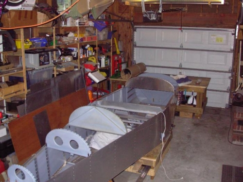 There's 3 feet between the fuslage and front table