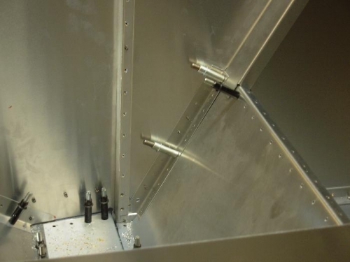 Bracing for the seat back on the passenger side