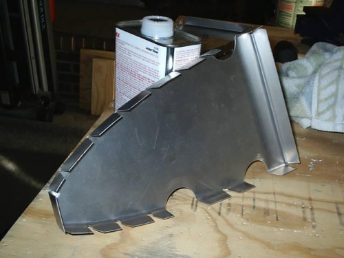 Fuel tank baffle