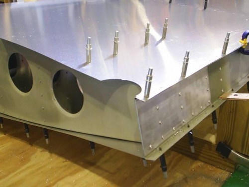 Rear spar bolt access