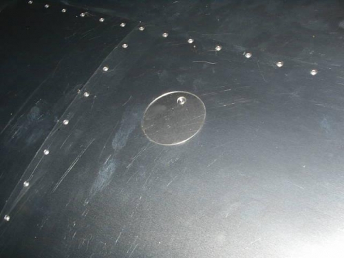 finished flush-fitting fuel door