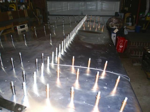 Spar rivet line (wing bottom)