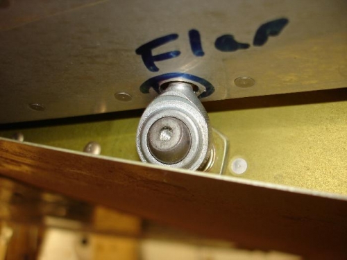 Fit the push rod end with the required washers