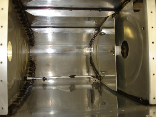 Capcitance plates and vent line fitted